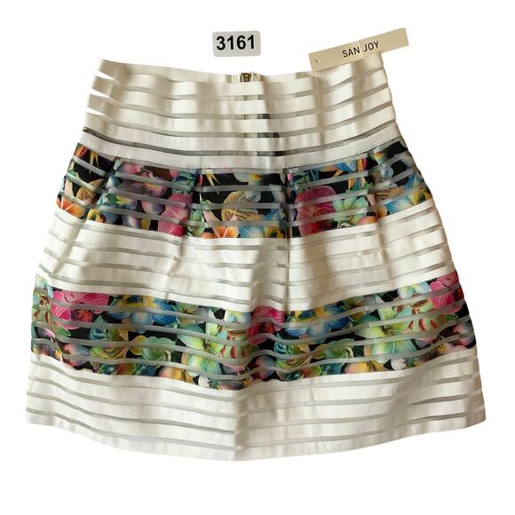 San Joy Women Semi Sheer Sexy Floral Mini Skirt Size M, White & Multi Colored - Picture 1 of 7